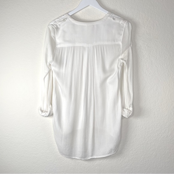 Soft Joie 3/4 Sleeve Roll Tab Sleeve White V-Neck Button Up - Small - Picture 3 of 9